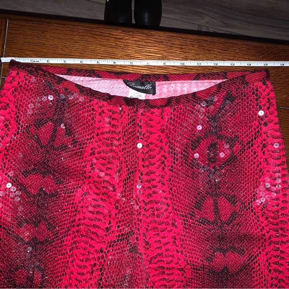 GET NOTICED! In this 2 pc Red Hot sequence red and black outfit. large - Picture 6 of 11